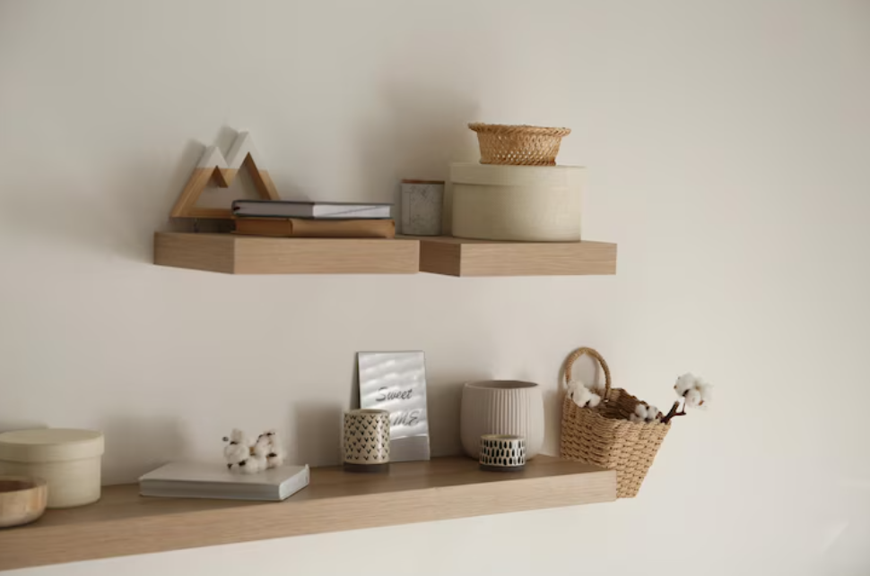 Como a escolha de uma prateleira para quarto influencia a decoração?